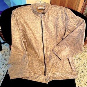 CHICO’S Zip Up Jacket! Beautiful Animal Print. Great condition! Medium